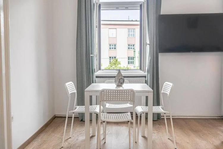 Pleasing 2BR Apt. AKH-Perfect for Groups