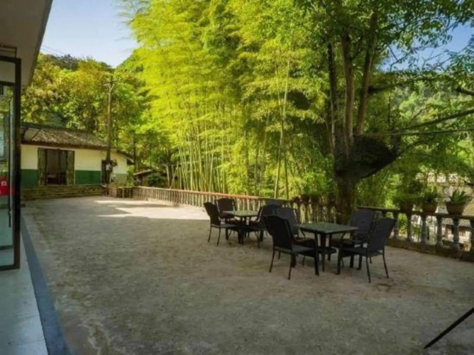 Jieya Hotel