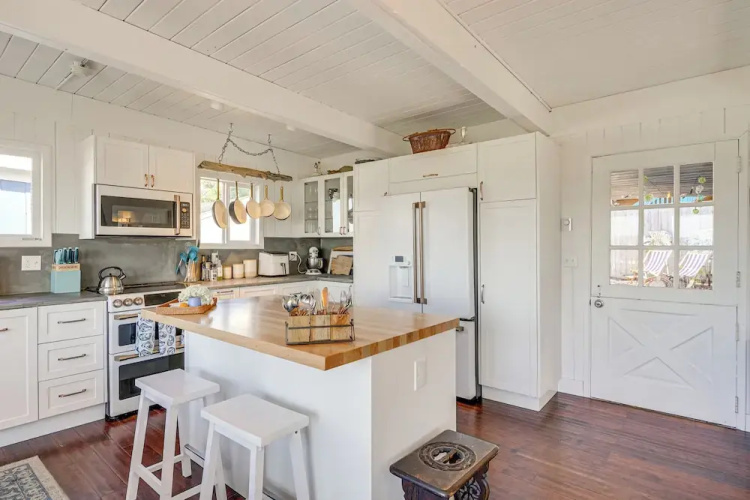Sun-soaked Sandy Point Haven w/ Beach Access!