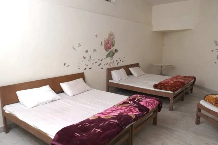 Capital O 87040 Hotel Kesar