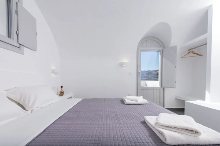Golden View Jacuzzi Suites