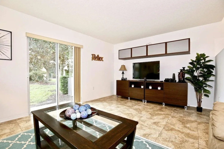 5113 Compass Bay