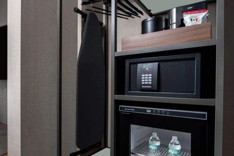Standard Double room with city view