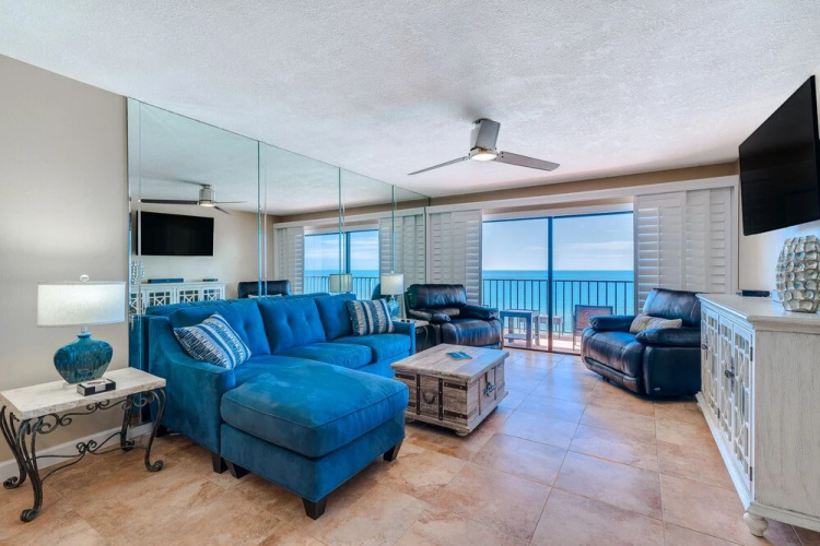Las Brisas 403