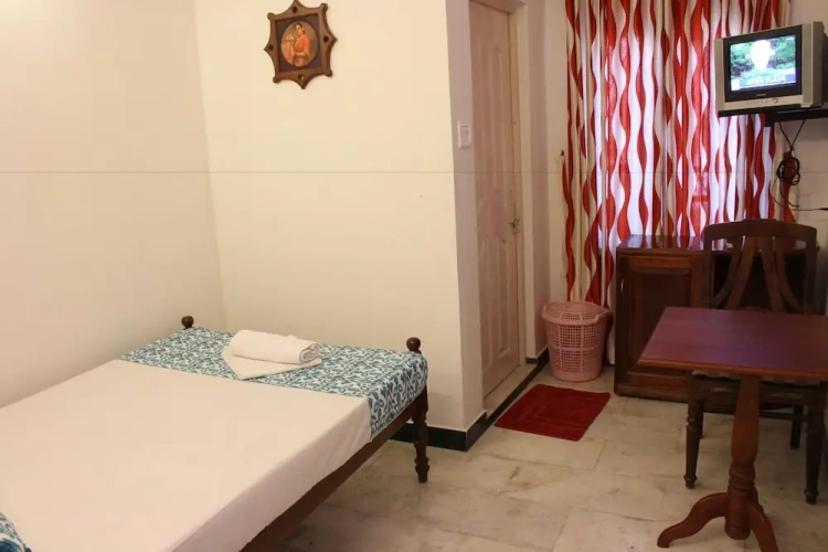 Standard Single room