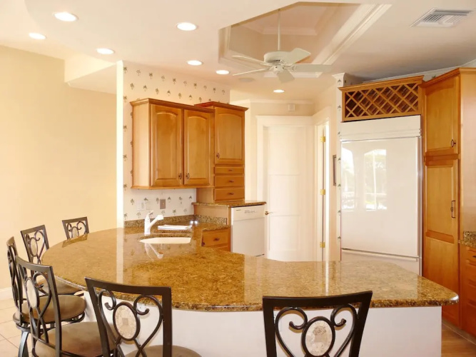 690 Pelican Court