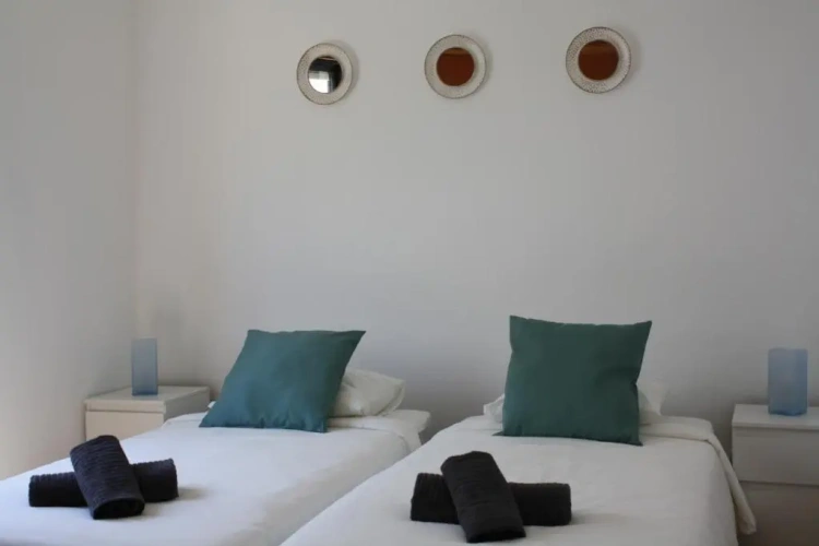 2 Bedrooms Apartment