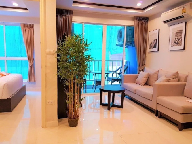 Club Apartments