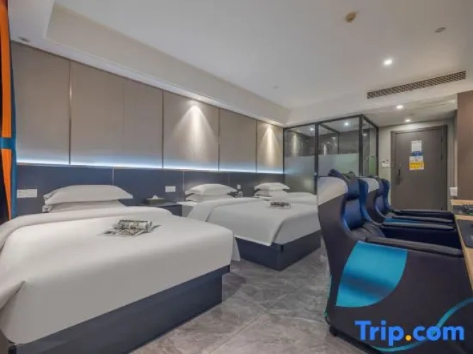 Standard Triple room