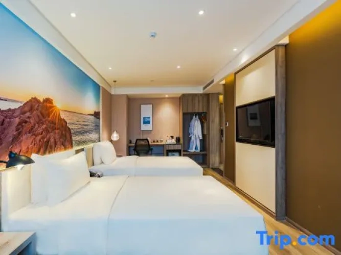 Standard Double room with street view