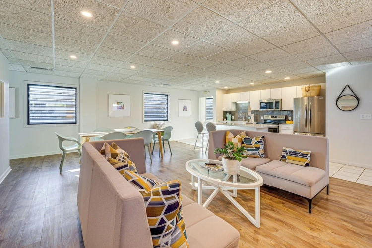 2 Bedrooms Apartment