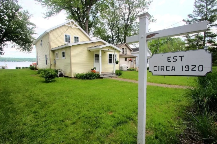 4 Bedrooms Cottage