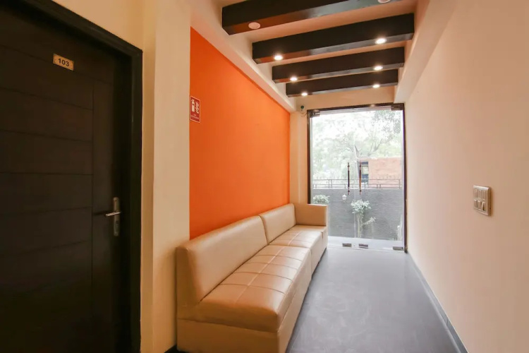 Fabhotel The Lavish Villa