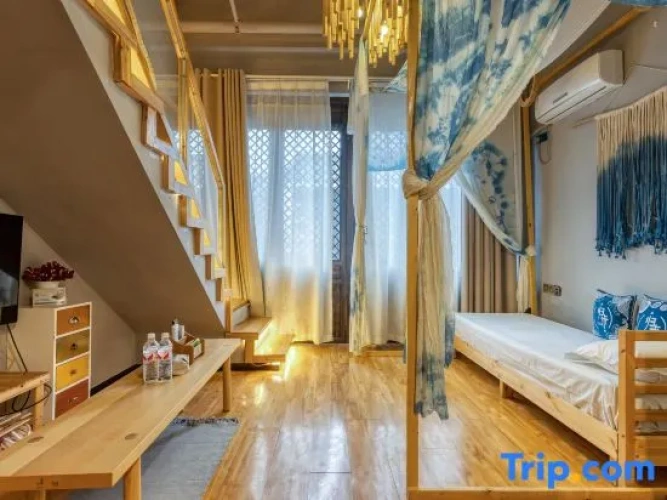 Standard Double Duplex room with balcony and with street view