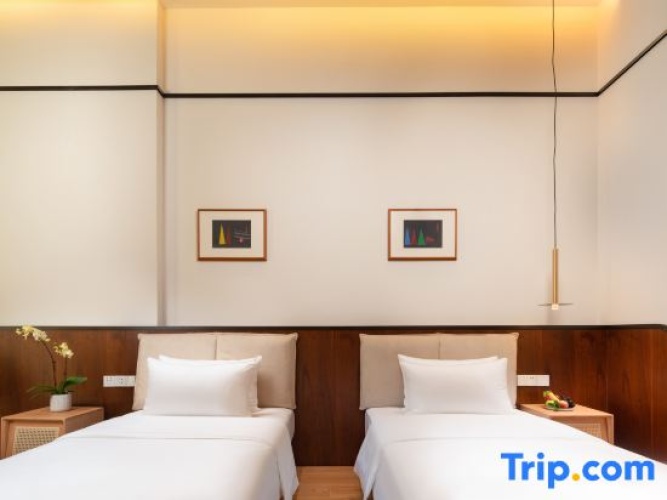 Standard Double room with land view