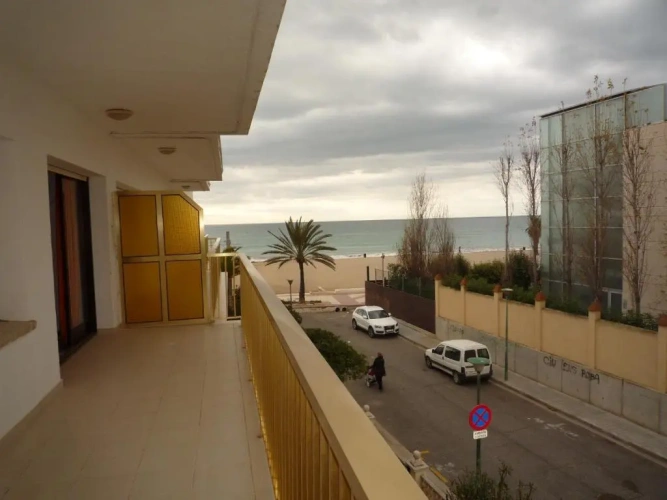 3 Bedrooms Apartment