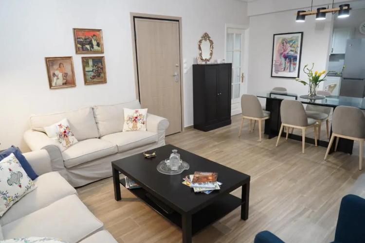 Larissa Downtown Apartment With Parking