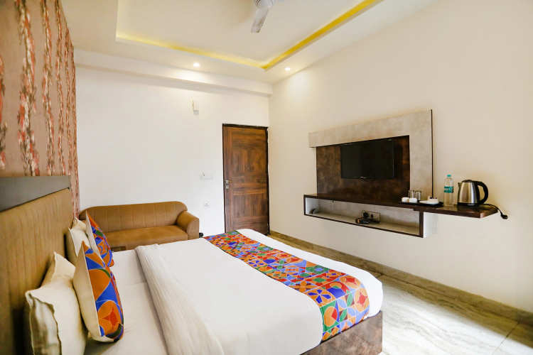 FabHotel Enaya Residency