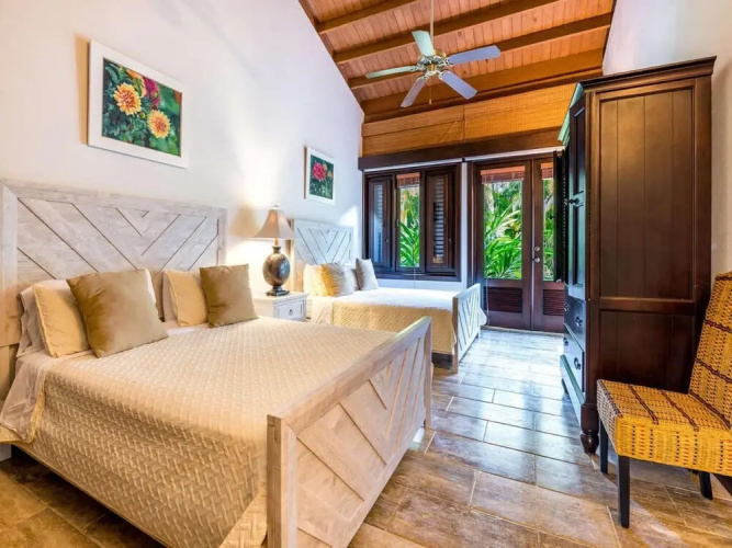 Sunny Vacation Villa 56