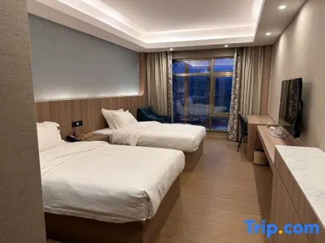 Standard Twin room with mountain view