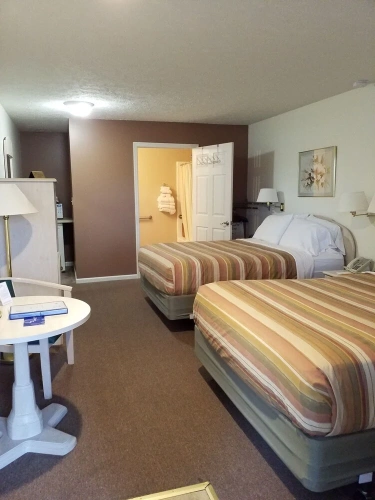 Standard Quadruple Basement room