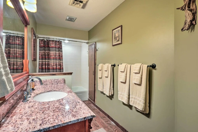 3 Bedrooms Apartment