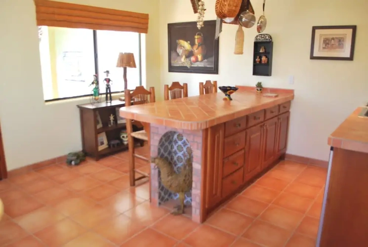 4 Bedrooms Cottage