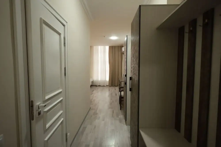 Standard Triple room with city view