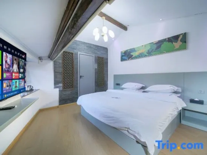 Standard Double room with courtyard view