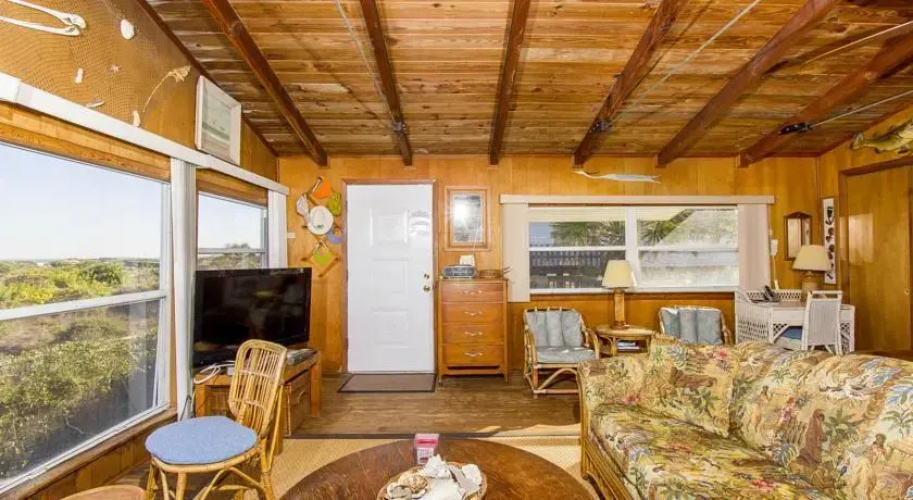 Pounds Cottage by Distinctive Beach Rentals