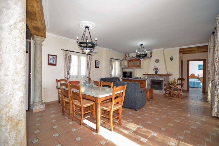 3 Bedrooms Cottage