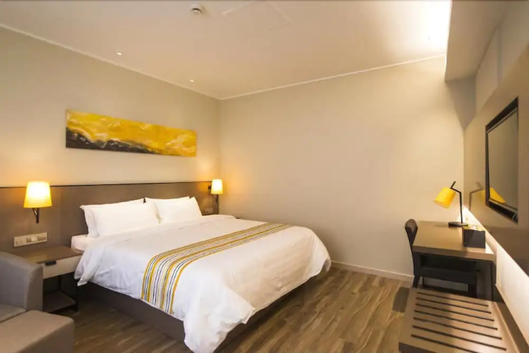 Home Inn North Bund