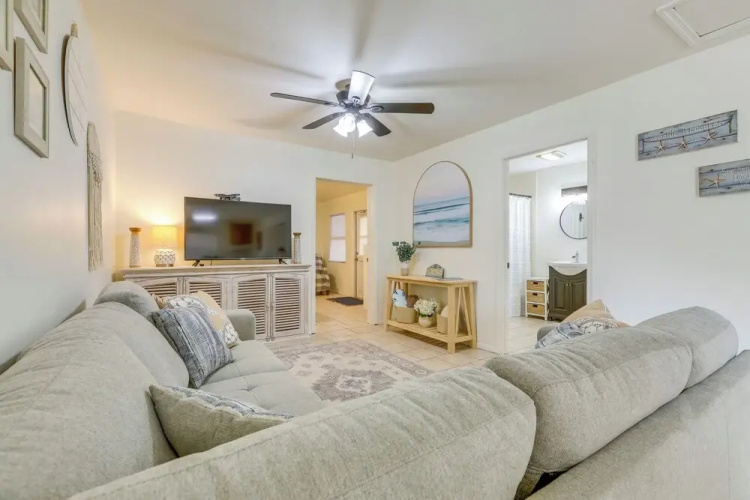 1 Block to Dtwn! Walkable Stay in Stuart