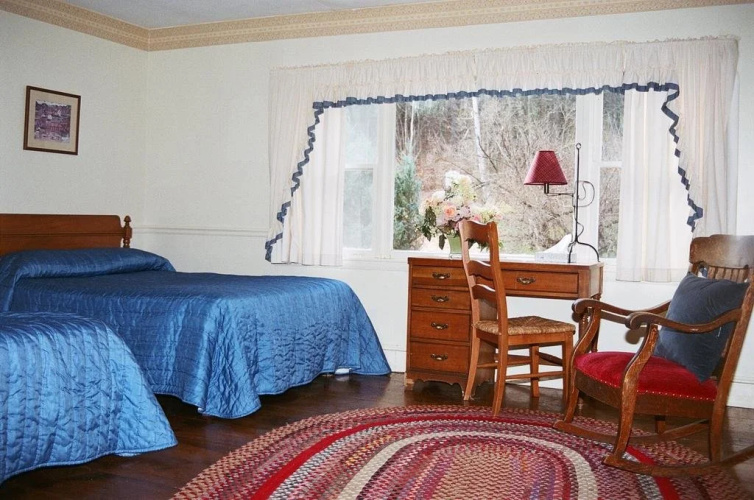Winter Clove Family Inn