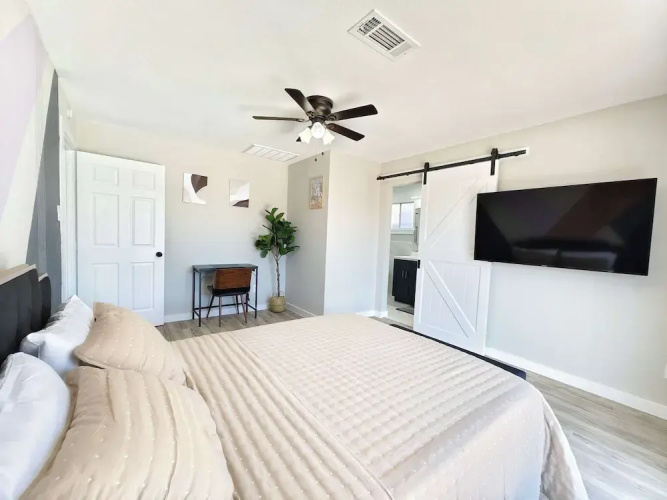 Sageview Cottage 4 BDR w/ Pool, Pet Friendly!