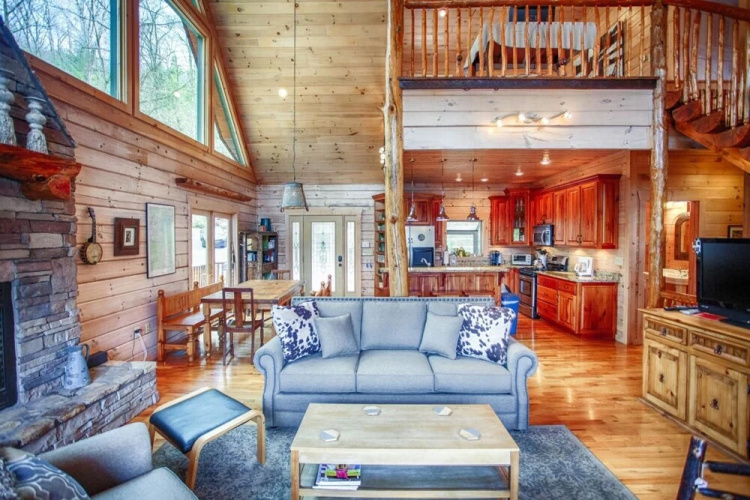 Aska Lakeside Lodge