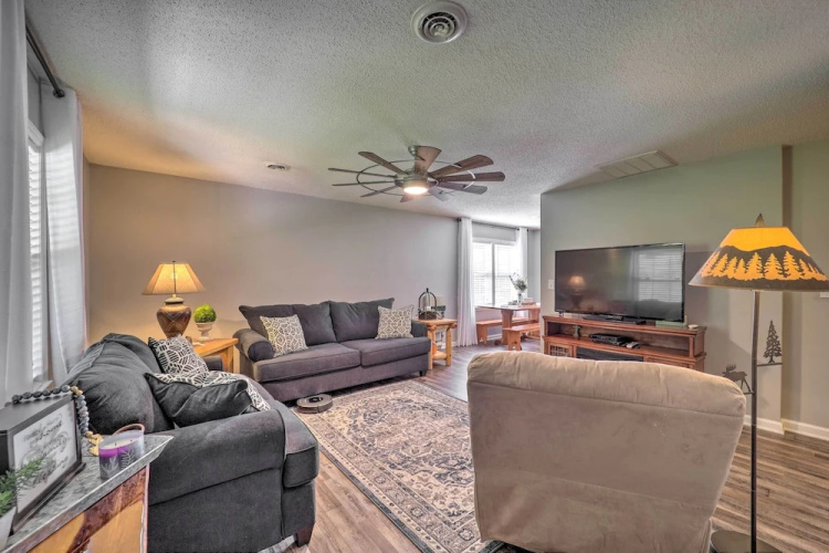 Deep Gap Cottage w/ Fire Pits - Hike & Ski!