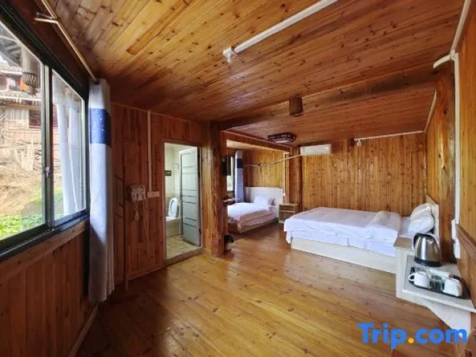 Comfort Triple Family room