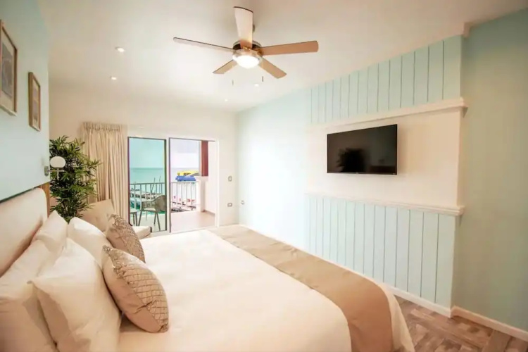 Bartolome Oceanfront Suites