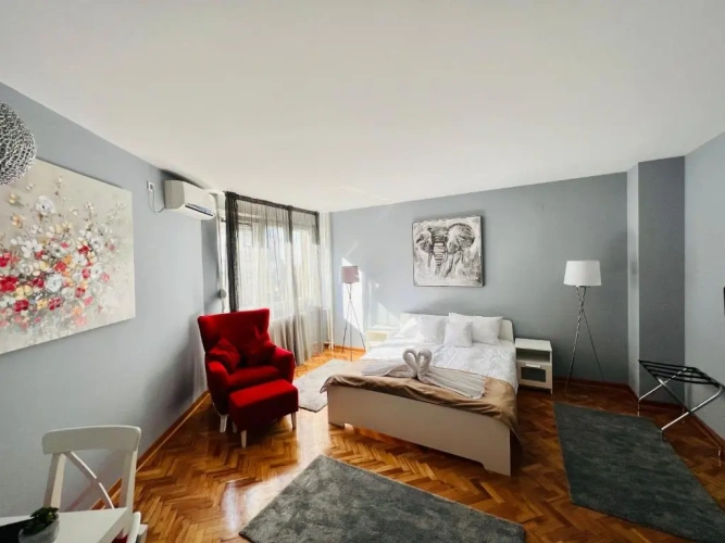 1 Bedroom Apartment
