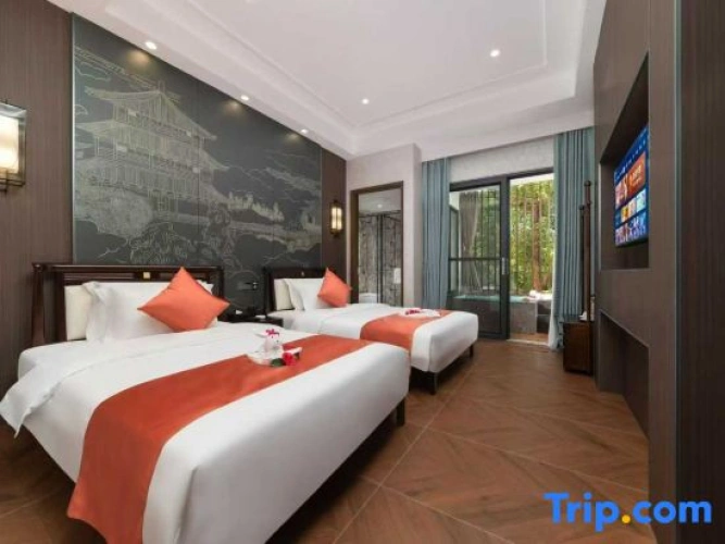 2 Bedrooms Villa