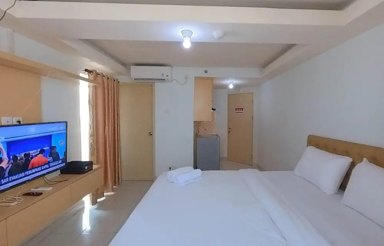 Nice And Comfy Studio At Amethyst Apartment