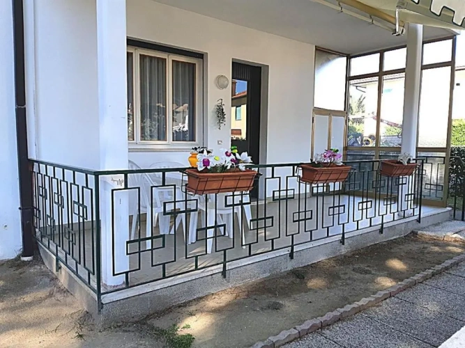 2 Bedrooms Villa