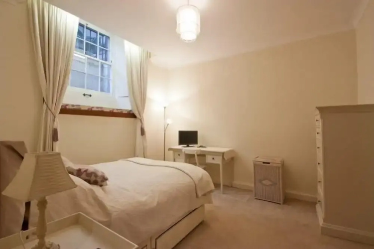 Abercromby Place Apartment