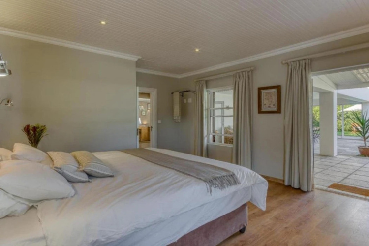 Explorer Guest House
