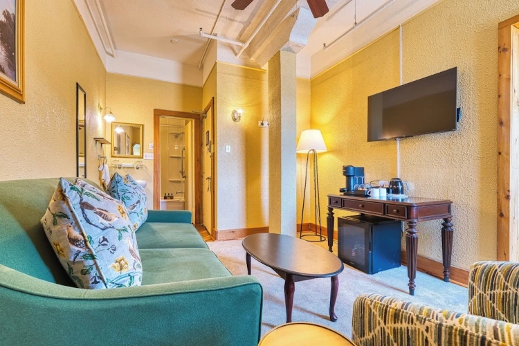 Double Suite
