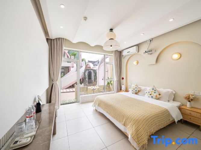 Standard Double room with courtyard view