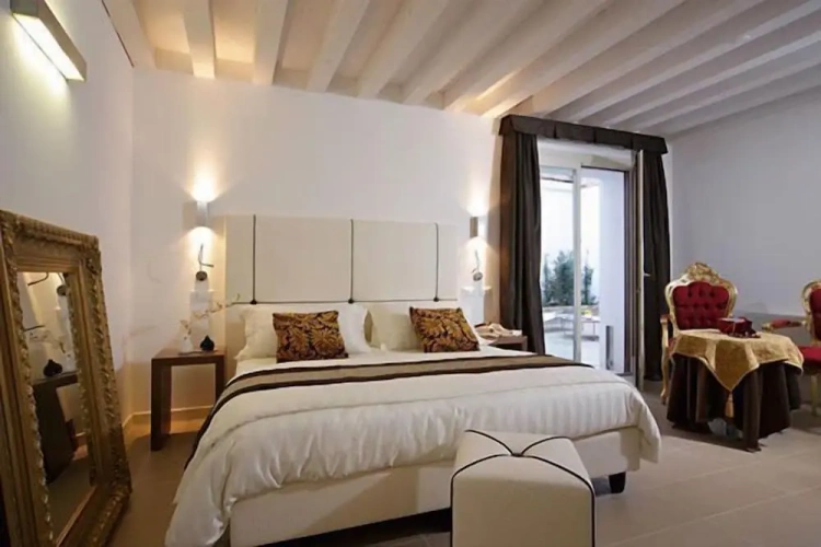 Deluxe Double room with canal view