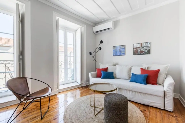 2 Bedrooms Apartment