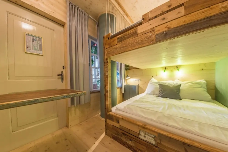 Deluxe Quadruple room